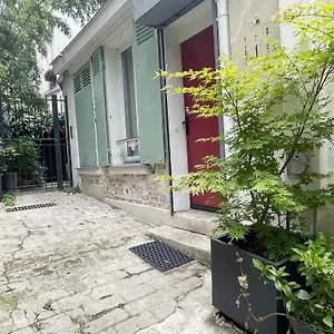 https://housewithgreenshutters.fr-paris.fr